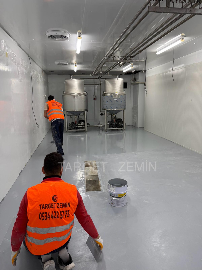 Yenibosna Gıda Fabrikası Epoksi Zemin İşçiliği - fabrika epoksi zemin kaplama uygulama fotoğrafı