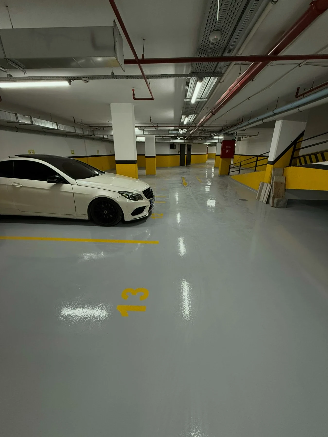 Yenilenmiş otopark zemininden görünüm
