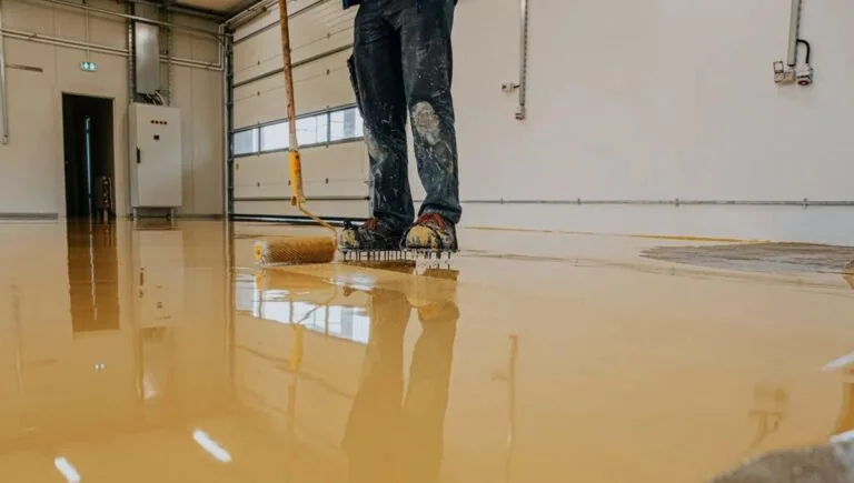 Sarı Epoksi Boya Uygulaması Rulo ile Boyama